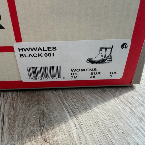 NWT Hunter Wales Black Rain Boots - Picture 6 of 7